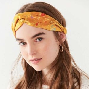 UO Asian inspired headband NWT
